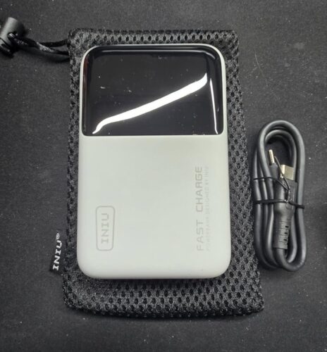 INIU Batterie Externe 25000mAh 100W Power Bank MacBook Steam Deck iPhone Samsung photo review