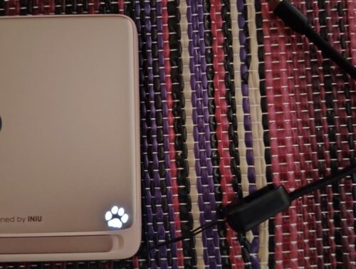 INIU Batterie Externe MagSafe 10000mAh 45W Qi2 Certifiée Blanc - Charge Sans Fil 30W Ultra-Rapide iPhone 17/16/15/14/13/12 Pro Max photo review